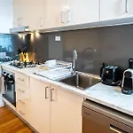 Superb 2 Bedroom House Woolloomooloo Nsw