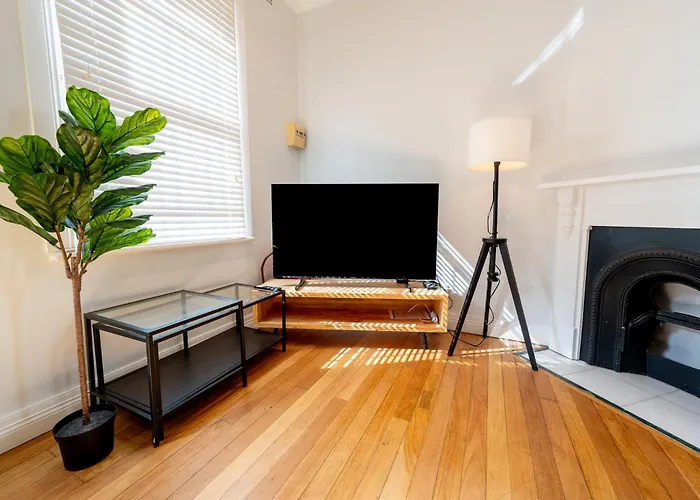 Superb 2 Bedroom House Woolloomooloo Nsw