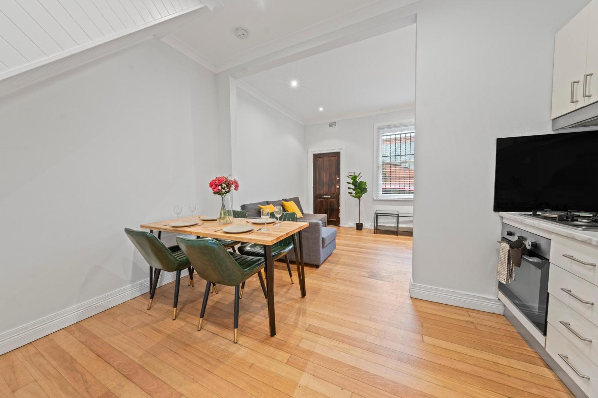 Superb 2 Bedroom House Woolloomooloo Nsw Holiday home Sydney